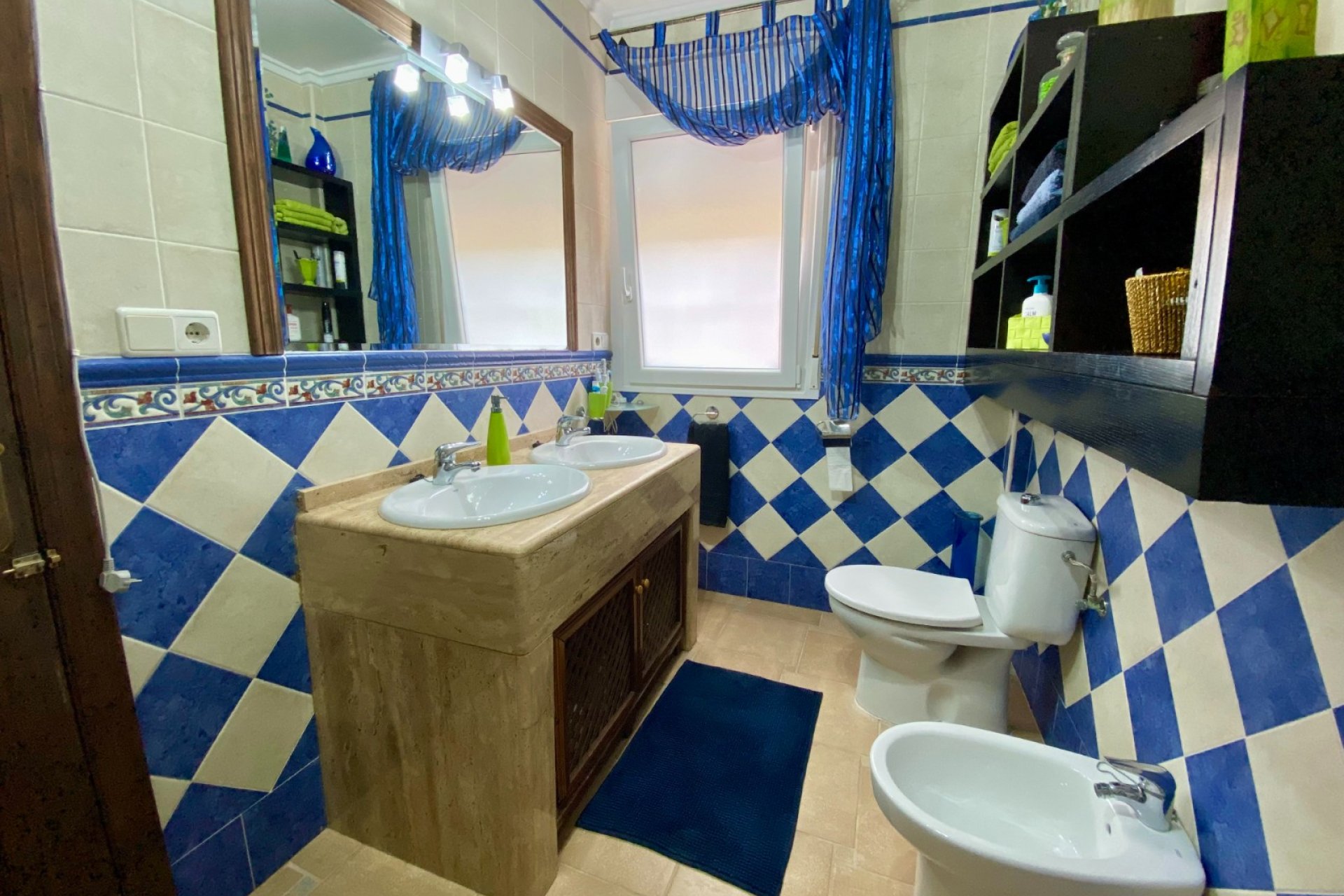 Spacious villa with a private pool and panoramic mountain views in Algorfa