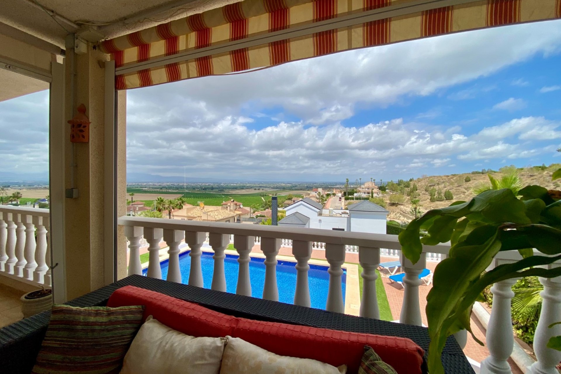 Spacious villa with a private pool and panoramic mountain views in Algorfa