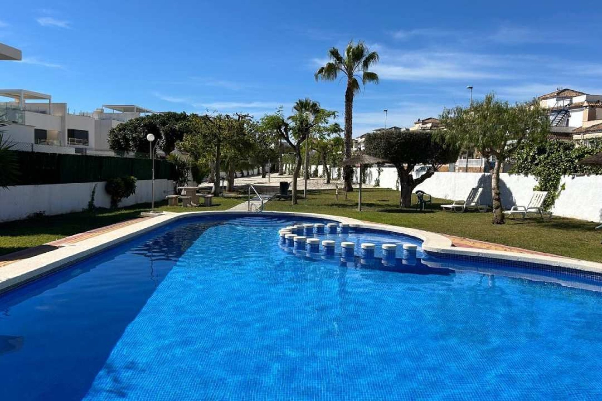 Te koop 3-Slaapkamer rijtjeswoning in Sol Golf, Orihuela Costa