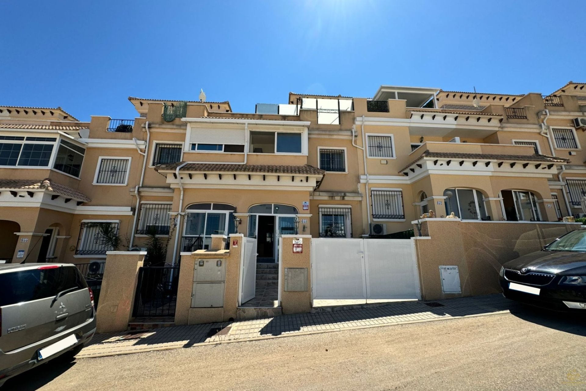 Te koop 3-Slaapkamer rijtjeswoning in Sol Golf, Orihuela Costa