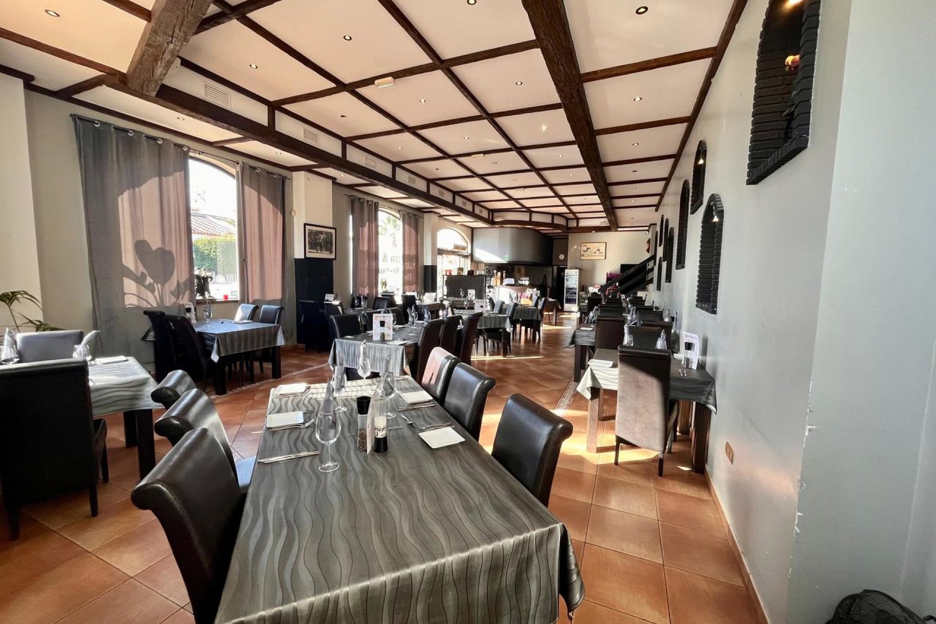 Te koop: Succesvol restaurant in El Raso, Guardamar – 320m², compleet ingericht