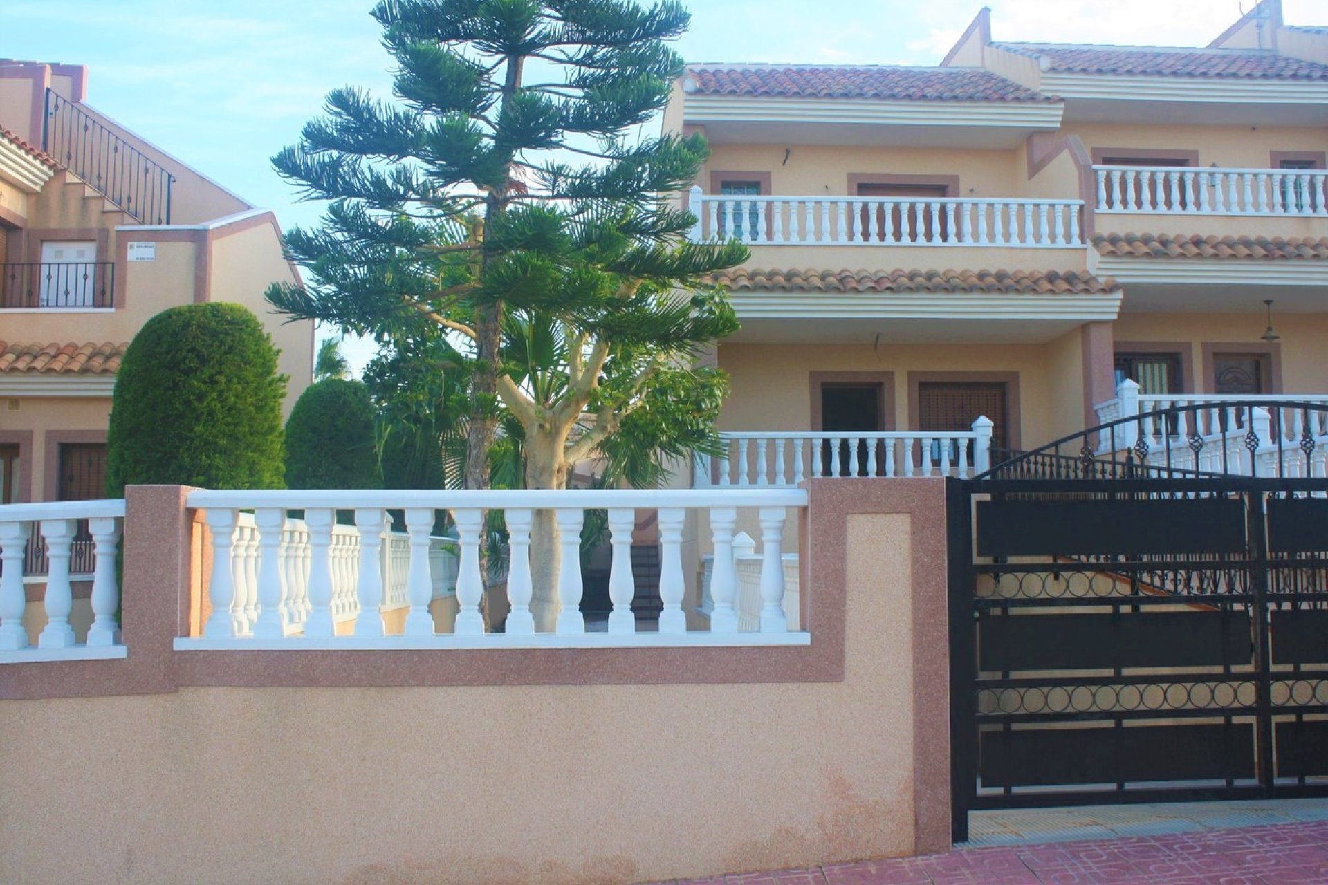 Townhouse in Torrevieja with pool and garage in Los Altos