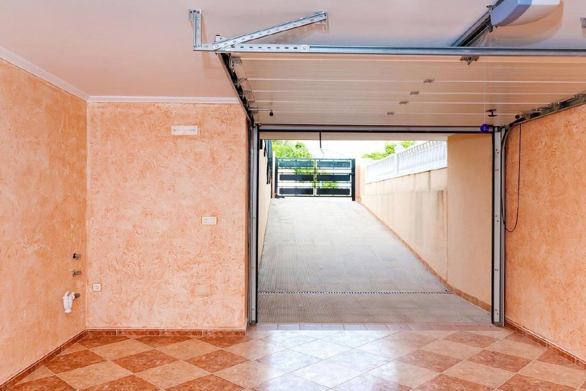Townhouse Torrevieja met zwembad en garage Los Altos