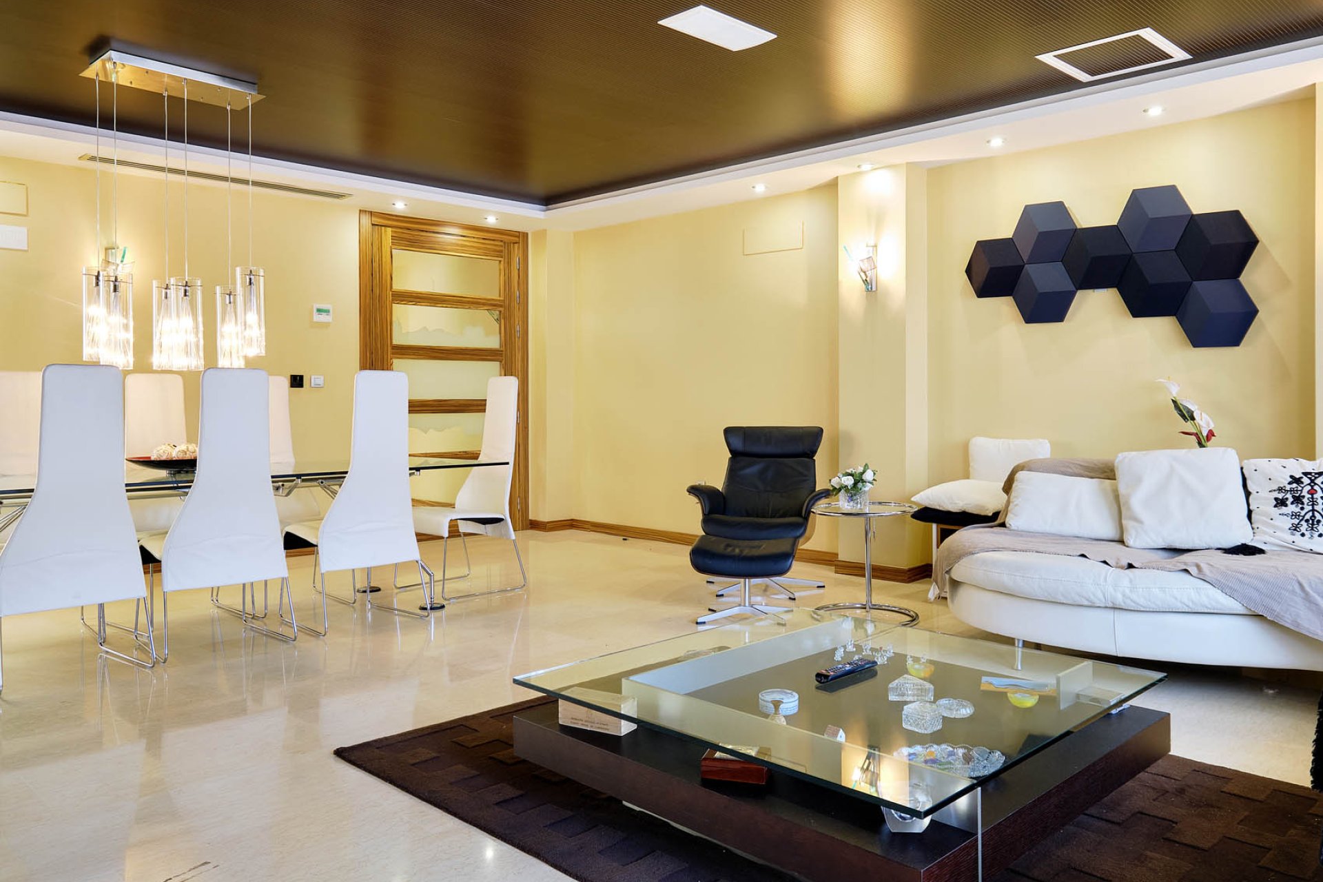 Uniek 4-slaapkamer appartement met zeezicht, dakterras en lift in Torrevieja