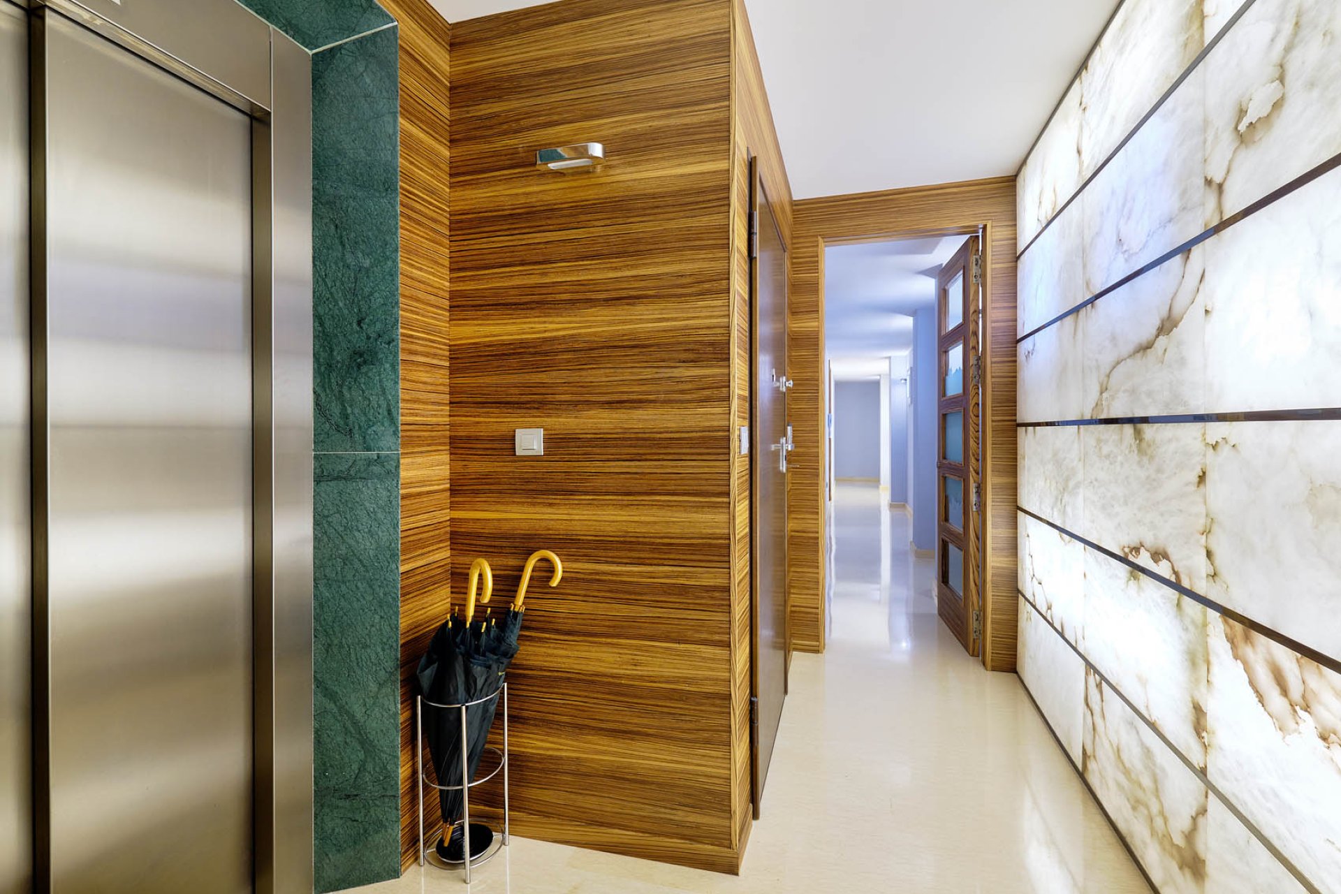 Uniek 4-slaapkamer appartement met zeezicht, dakterras en lift in Torrevieja