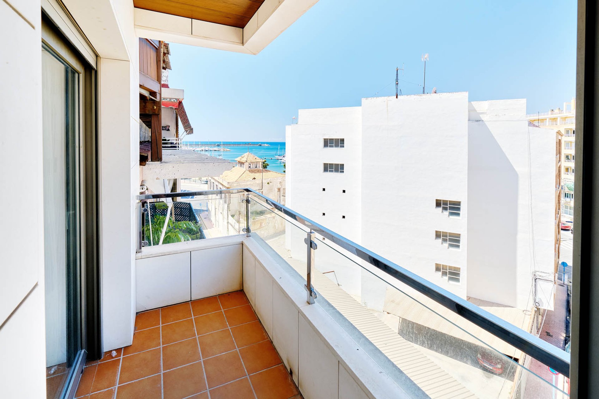 Uniek 4-slaapkamer appartement met zeezicht, dakterras en lift in Torrevieja