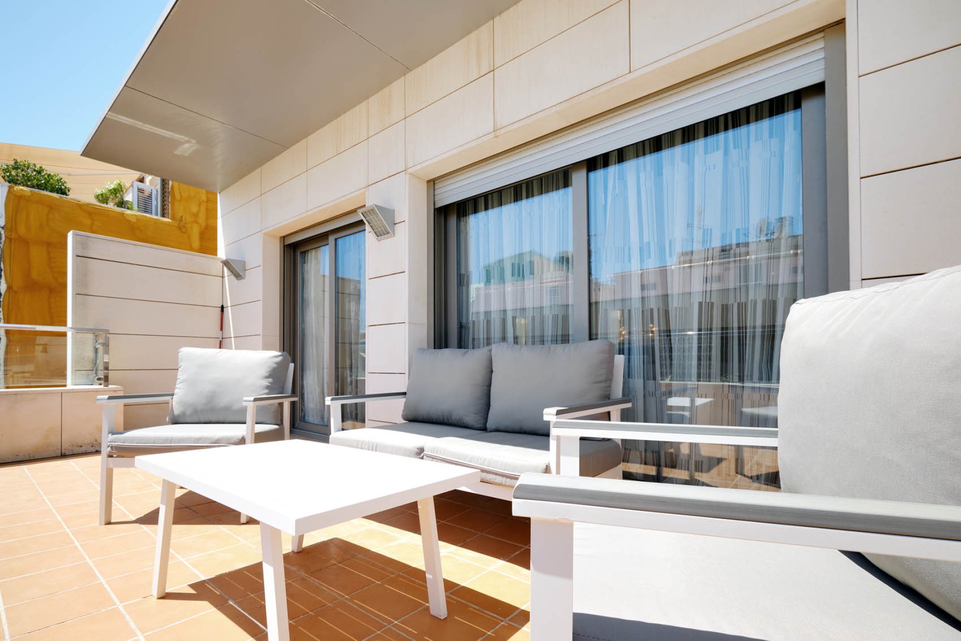 Uniek 4-slaapkamer appartement met zeezicht, dakterras en lift in Torrevieja