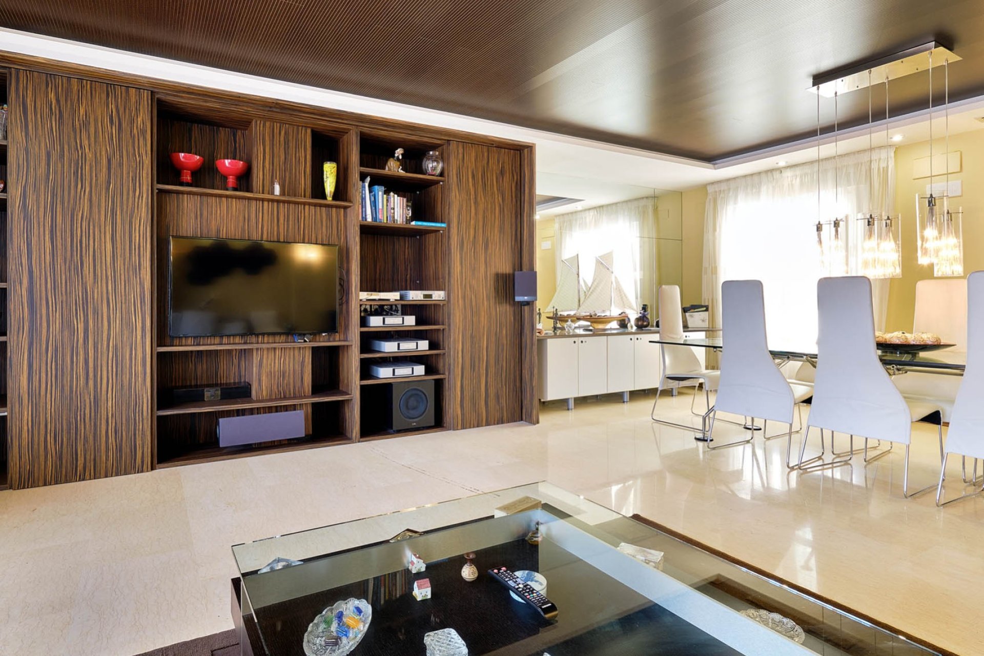 Uniek 4-slaapkamer appartement met zeezicht, dakterras en lift in Torrevieja