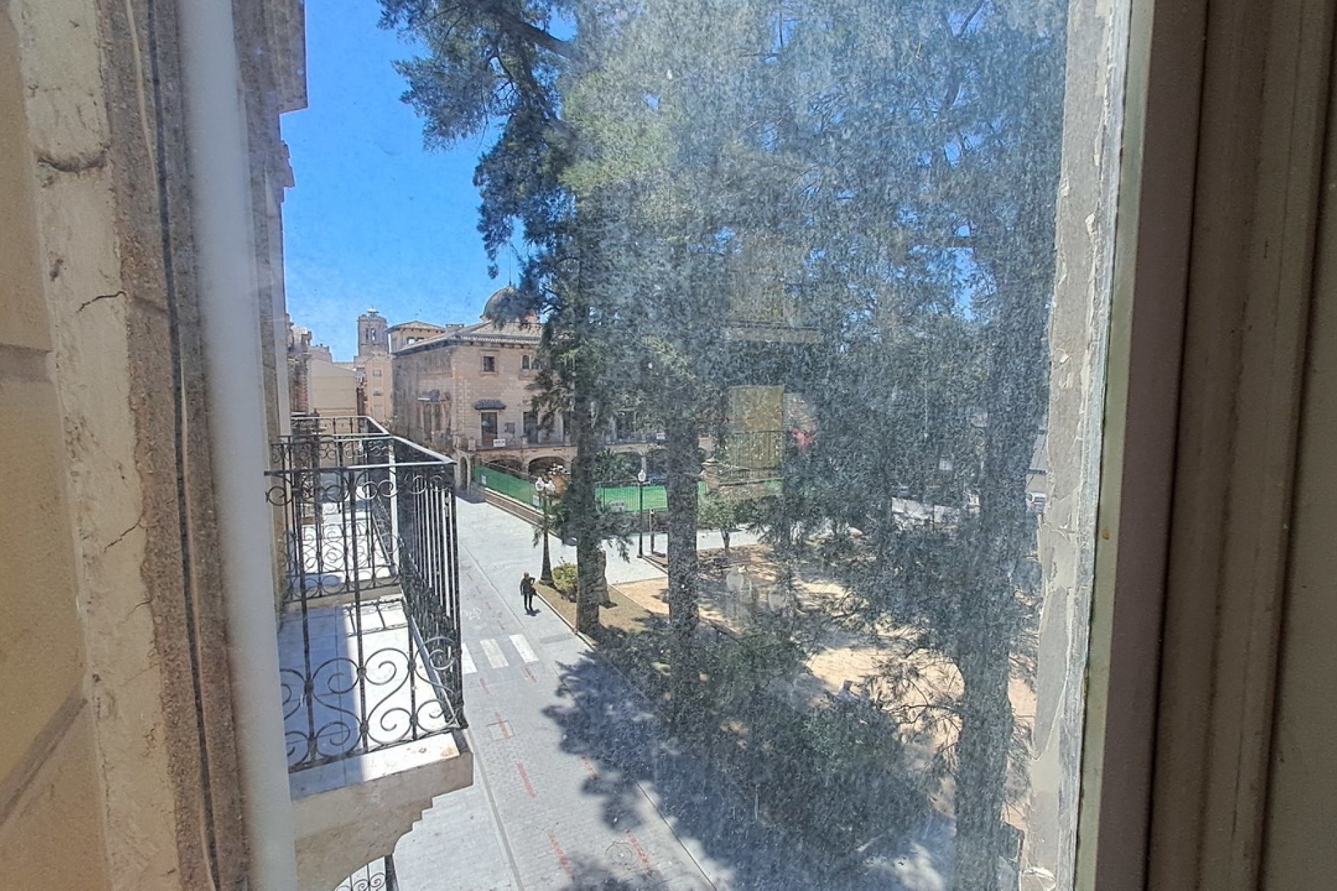 Uniek historisch pand in Orihuela met investeringspotentieel en bergzicht