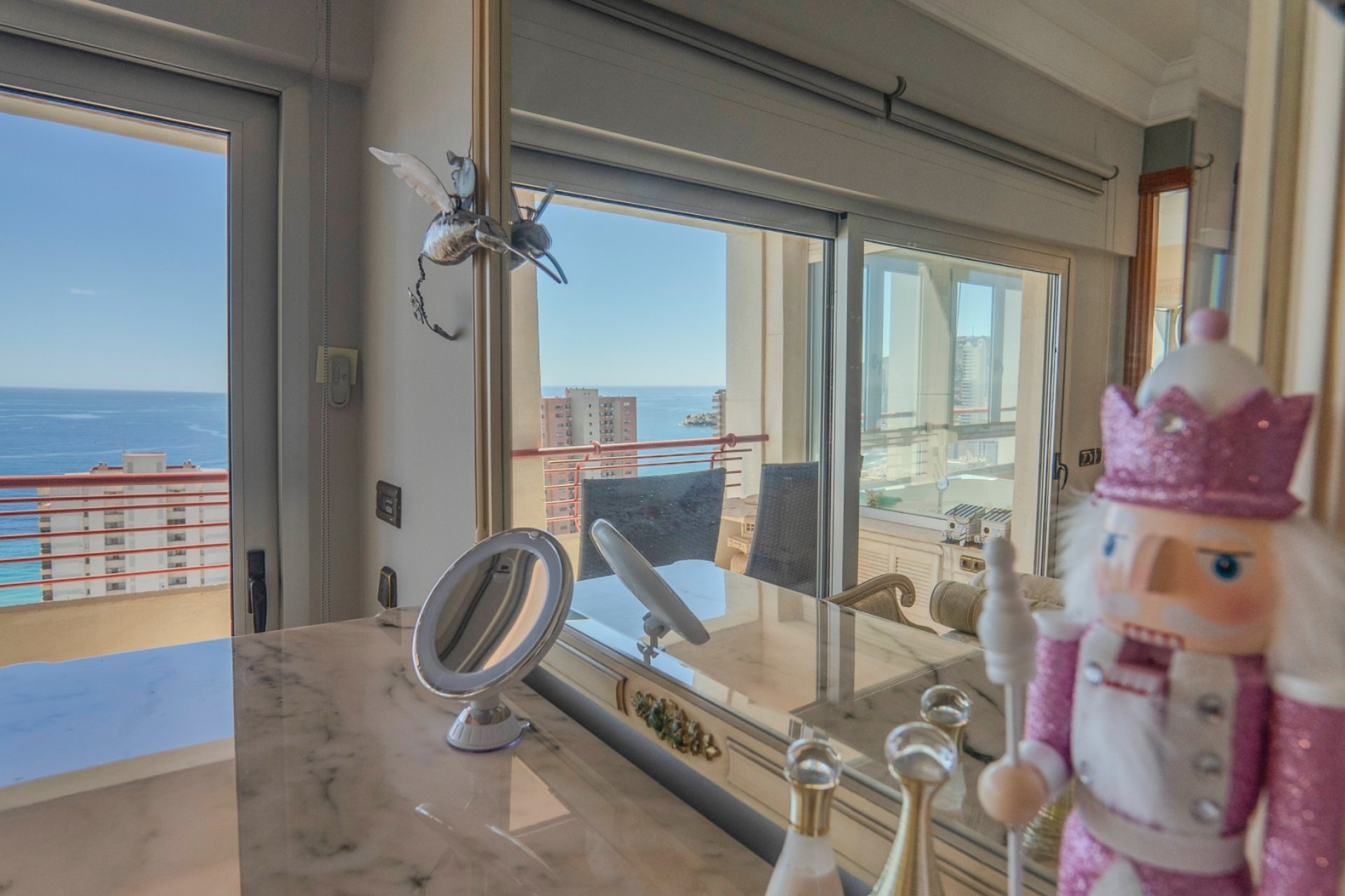 Uniek penthouse in Benidorm met 5 slaapkamers, zeezicht en luxe afwerking