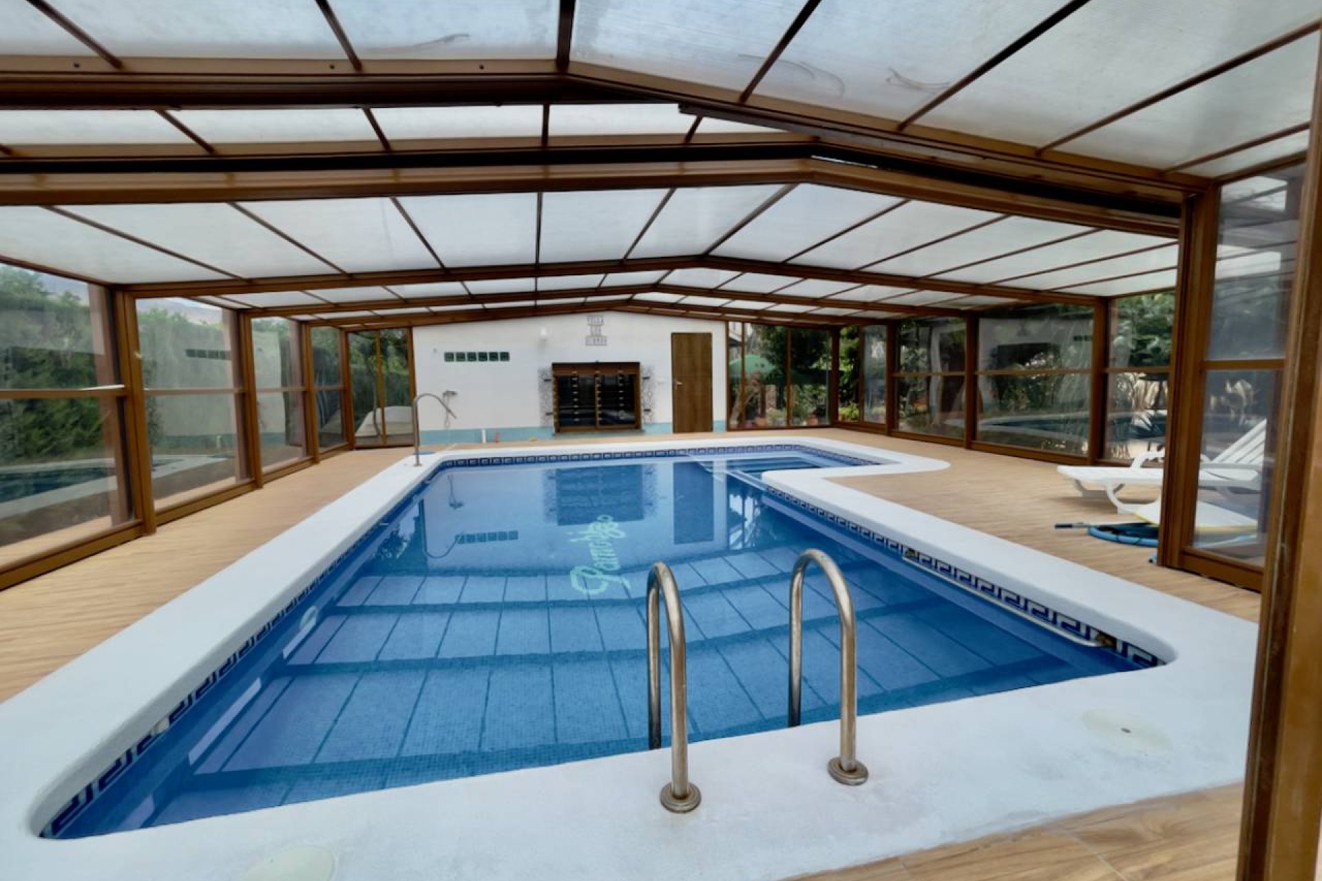 Unieke finca te koop in Orihuela met 8 slaapkamers, privézwembad en groot perceel