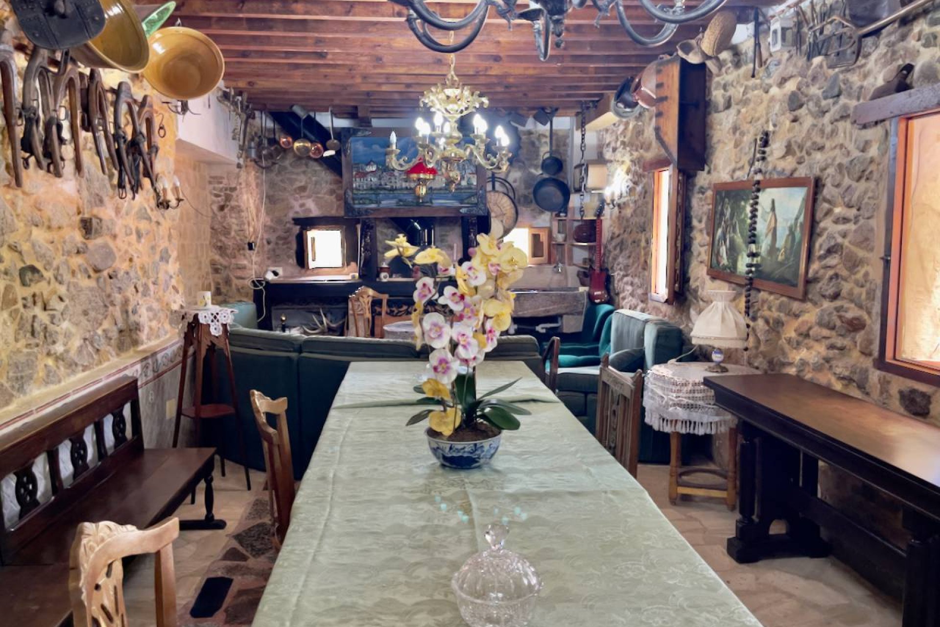 Unieke finca te koop in Orihuela met 8 slaapkamers, privézwembad en groot perceel