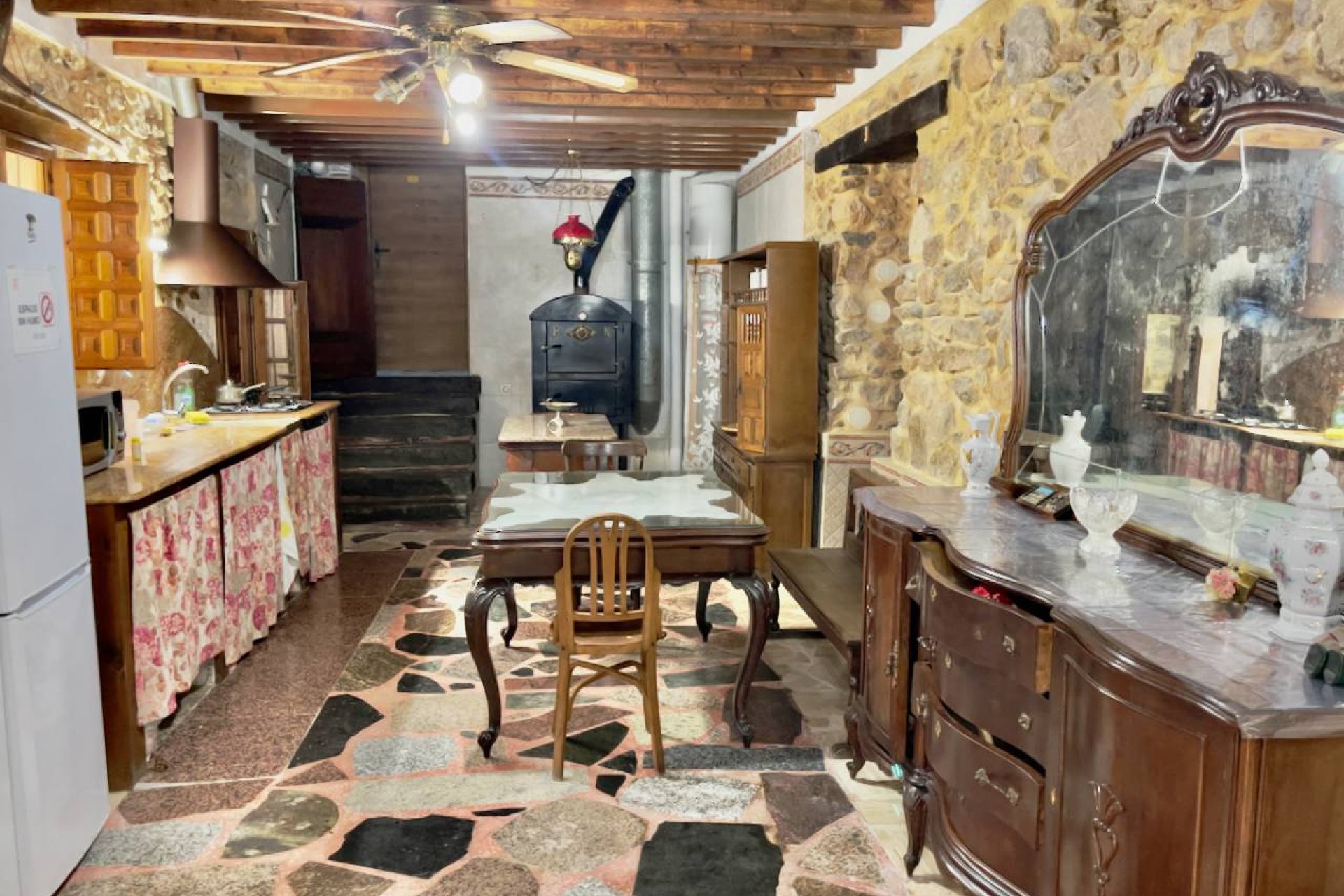 Unieke finca te koop in Orihuela met 8 slaapkamers, privézwembad en groot perceel