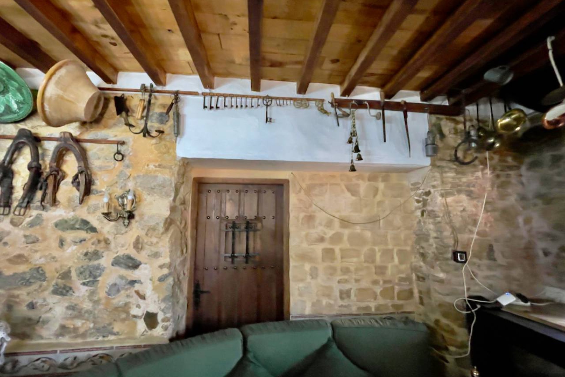 Unieke finca te koop in Orihuela met 8 slaapkamers, privézwembad en groot perceel