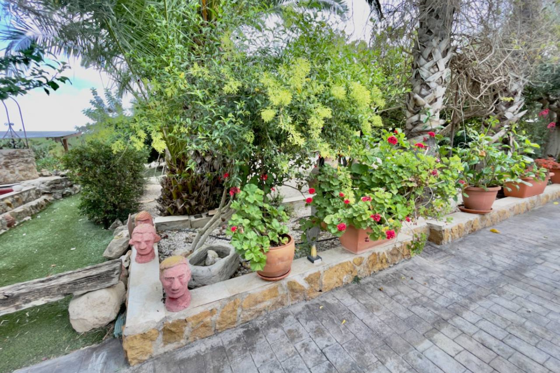 Unieke finca te koop in Orihuela met 8 slaapkamers, privézwembad en groot perceel