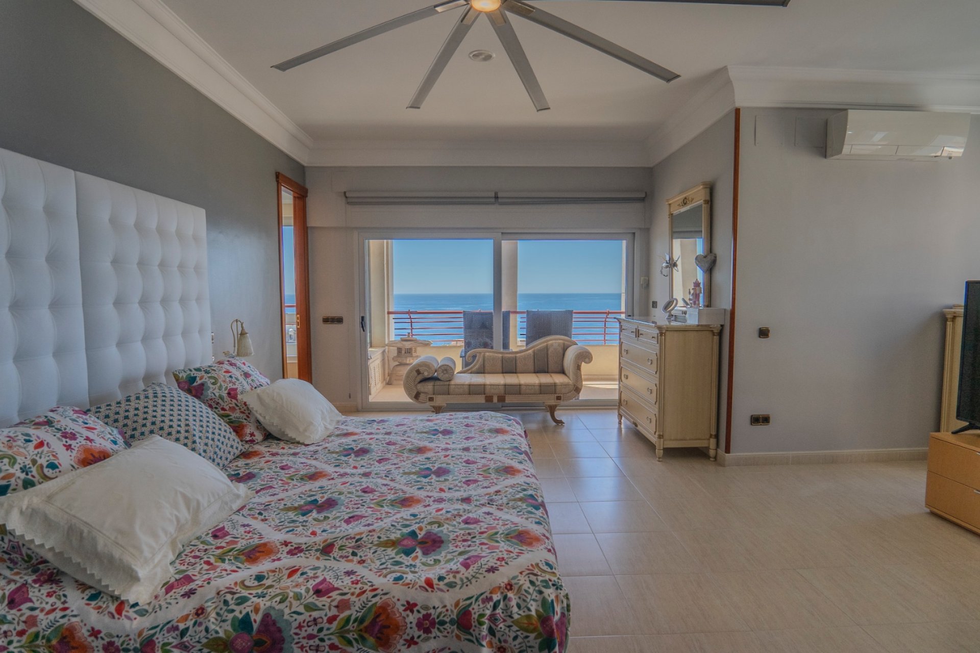 Unique 5-bedroom penthouse in Benidorm with ocean views and luxury finishes