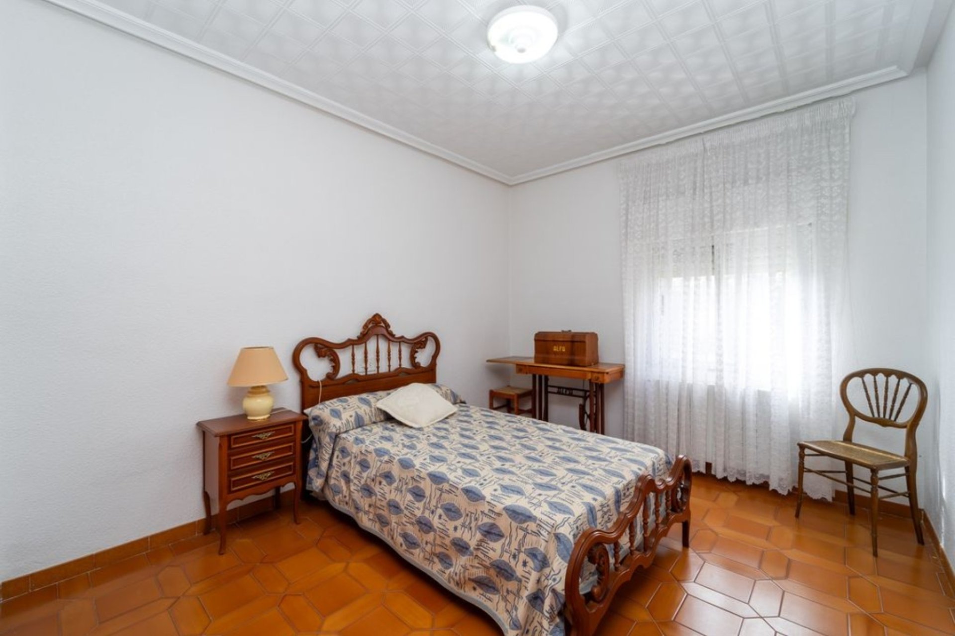 Villa adosada con 4 dormitorios, garaje privado y jardín en Salinas, Costa Blanca