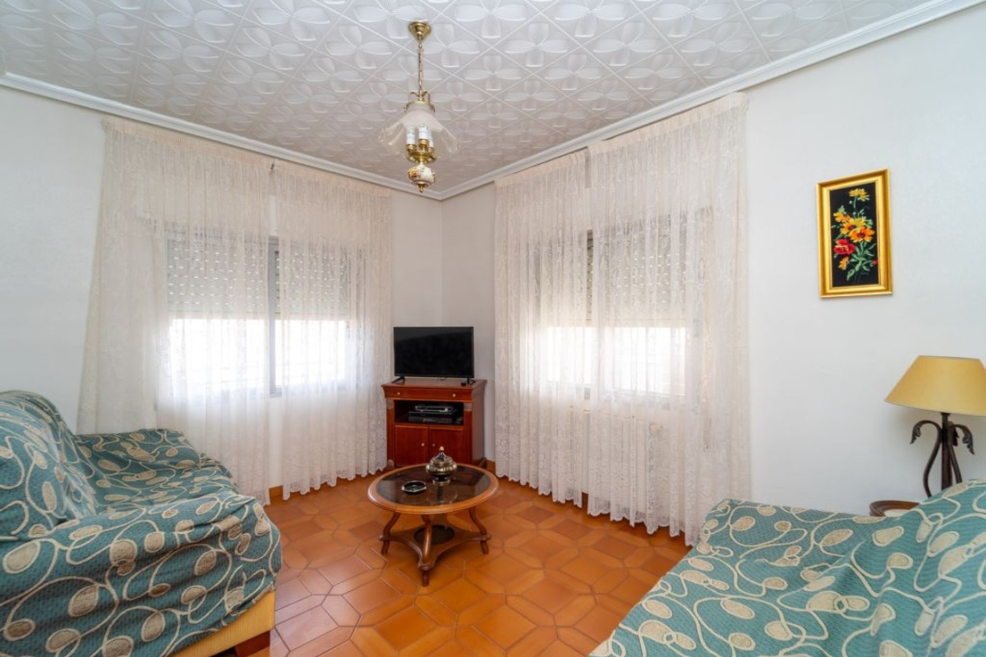 Villa adosada con 4 dormitorios, garaje privado y jardín en Salinas, Costa Blanca