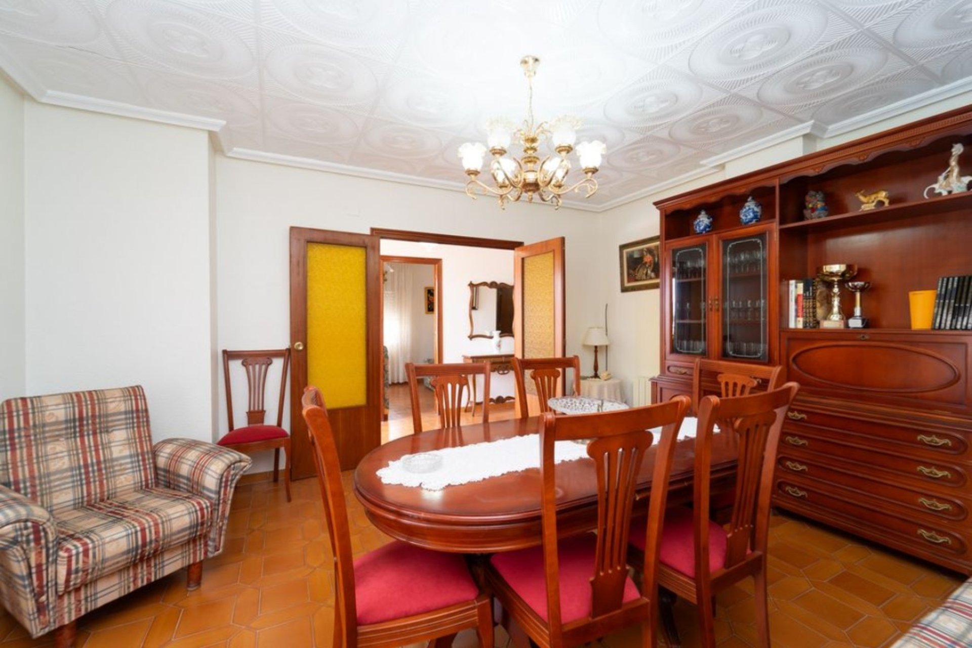 Villa adosada con 4 dormitorios, garaje privado y jardín en Salinas, Costa Blanca