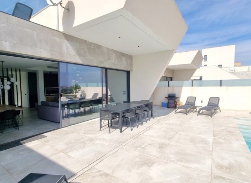 Villa - Bestaande bouw -
            Ciudad Quesada - MM-21957