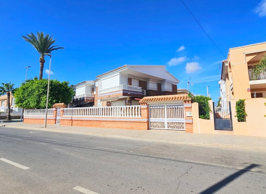 Villa - Bestaande bouw -
            Los Alcazares - MM-11717