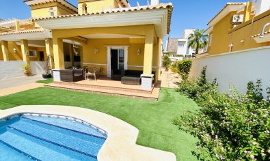 Villa - Bestaande bouw - Orihuela Costa -
                La Zenia