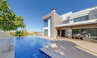Villa - Bestaande bouw - Torrevieja - Los Balcones
