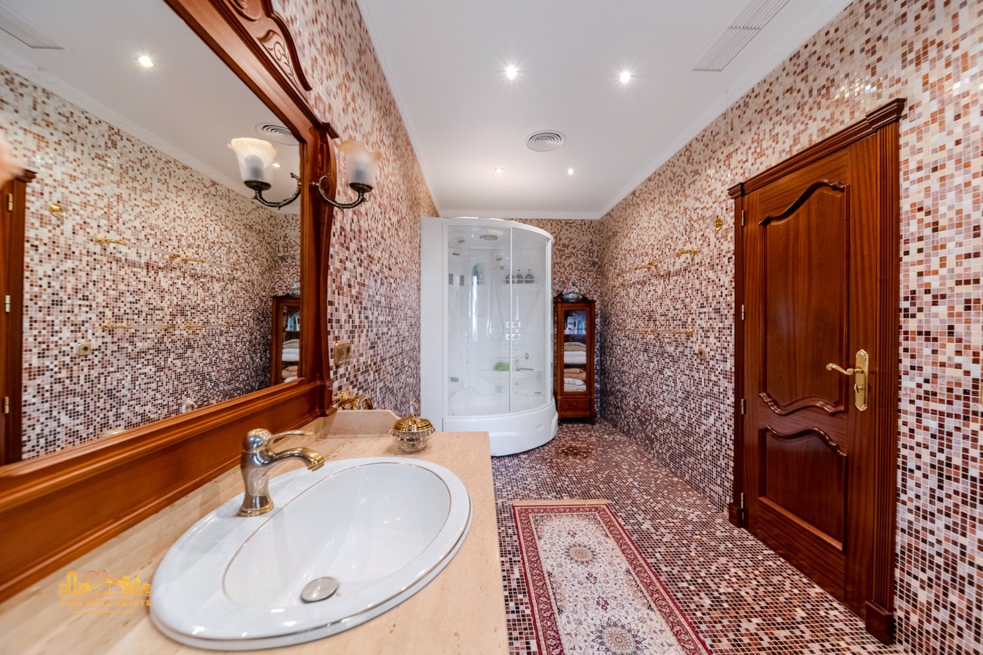 Villa clásica de lujo con vistas al mar, piscina privada y 5 dormitorios en Altea Hills