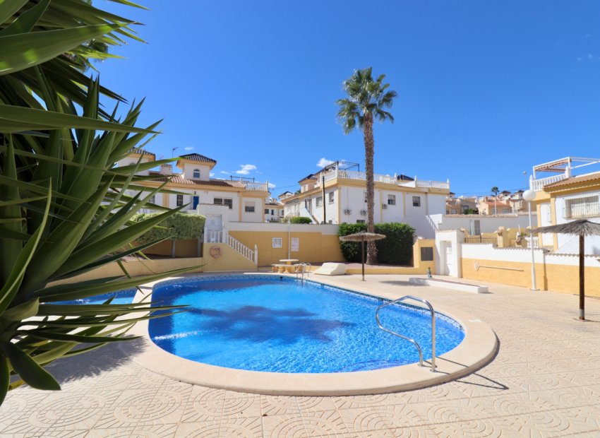 Villa de lujo adosada con apartamento de invitados y vistas en Ciudad Quesada