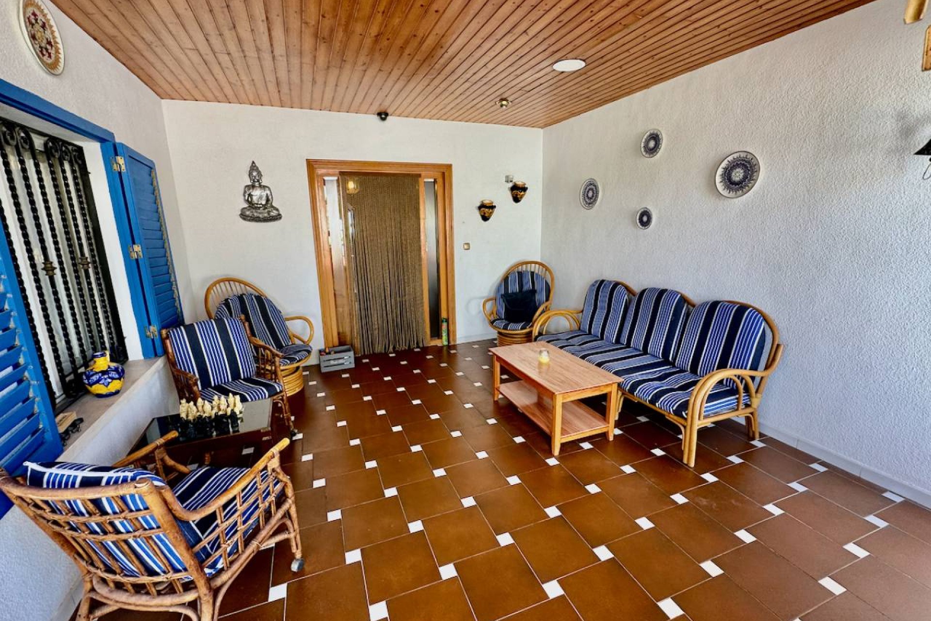 Villa de lujo con piscina privada, pista de tenis y vistas panorámicas en Castalla