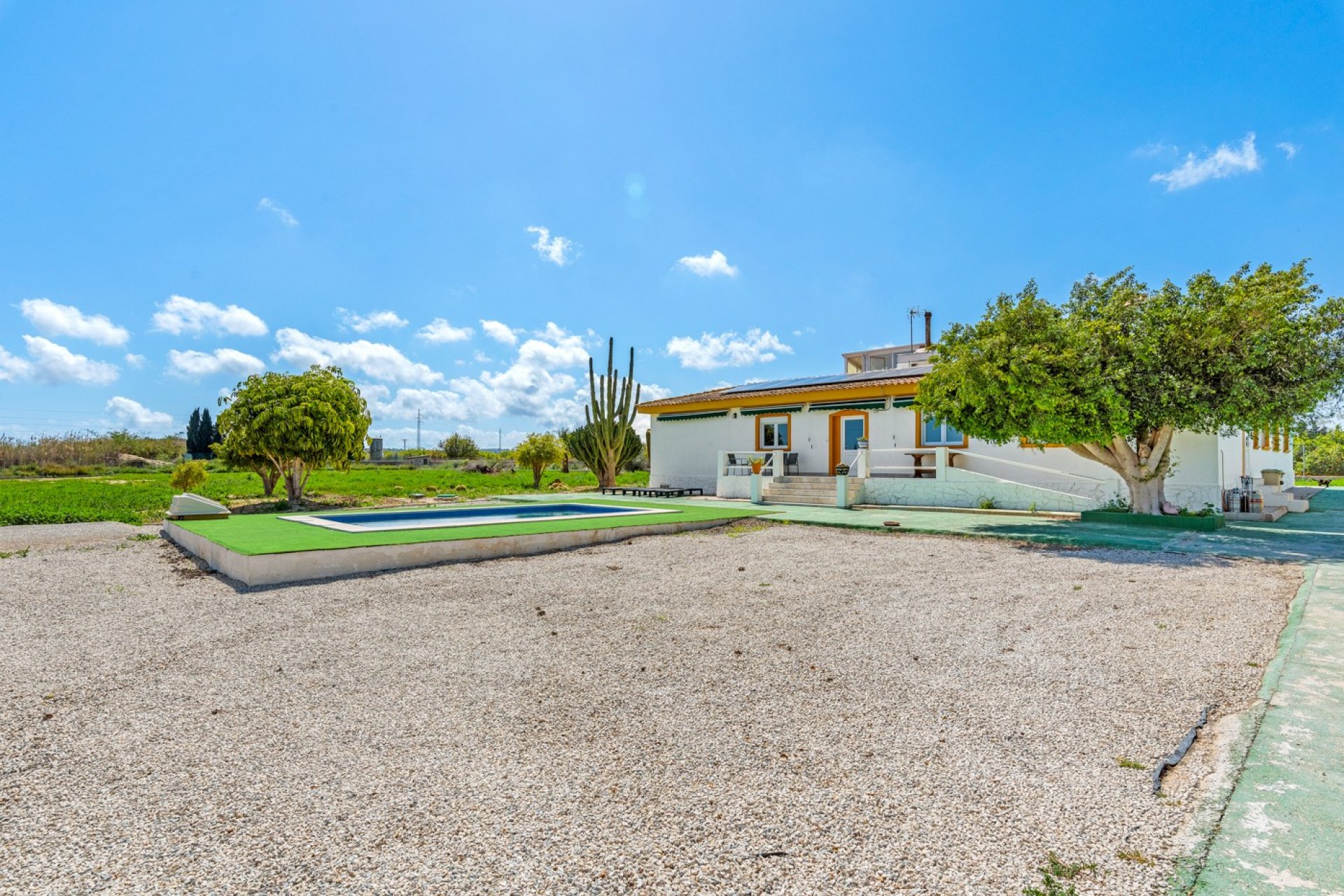 Villa de lujo con piscina privada y amplio jardín en Los Montesinos, Costa Blanca