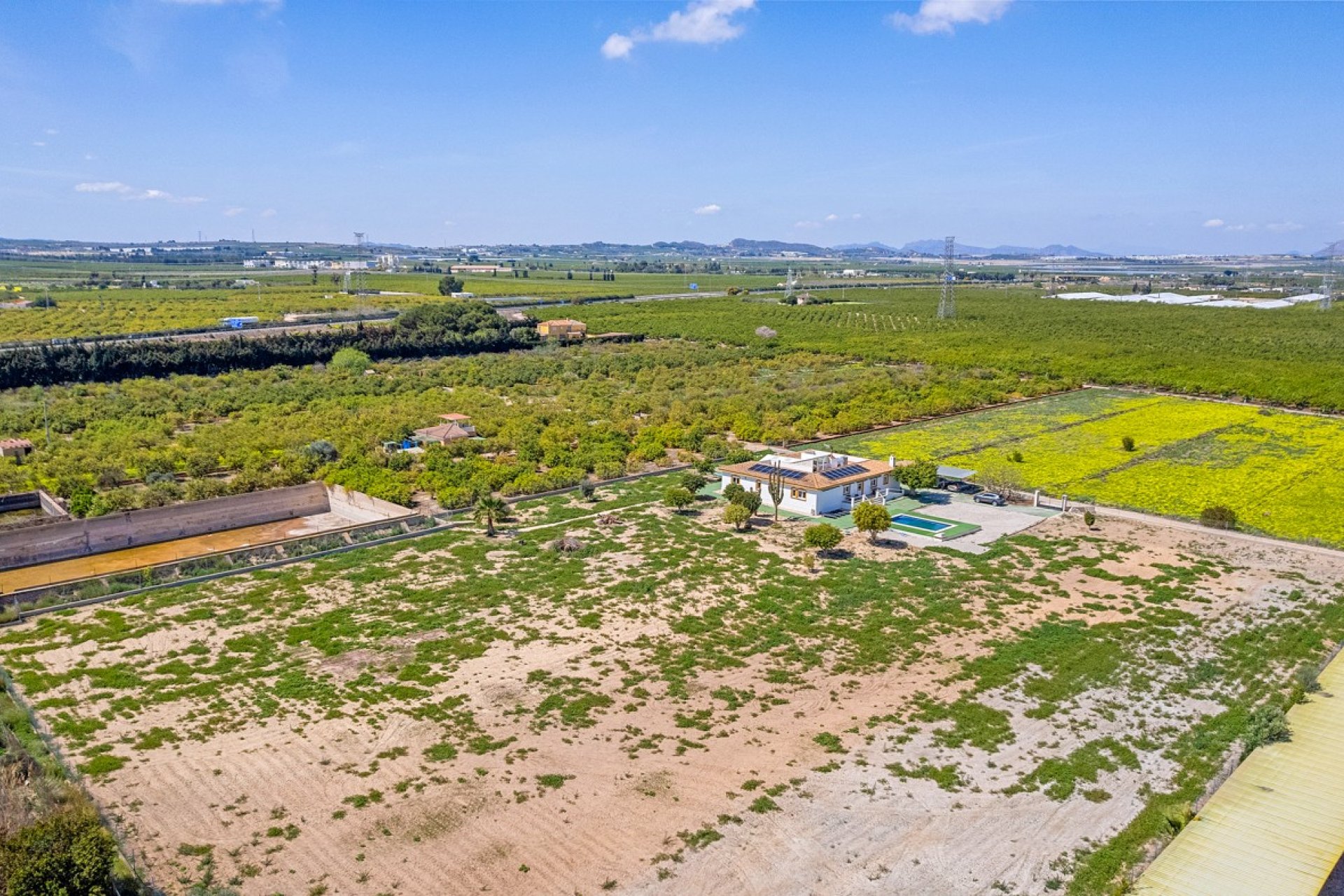 Villa de lujo con piscina privada y amplio jardín en Los Montesinos, Costa Blanca