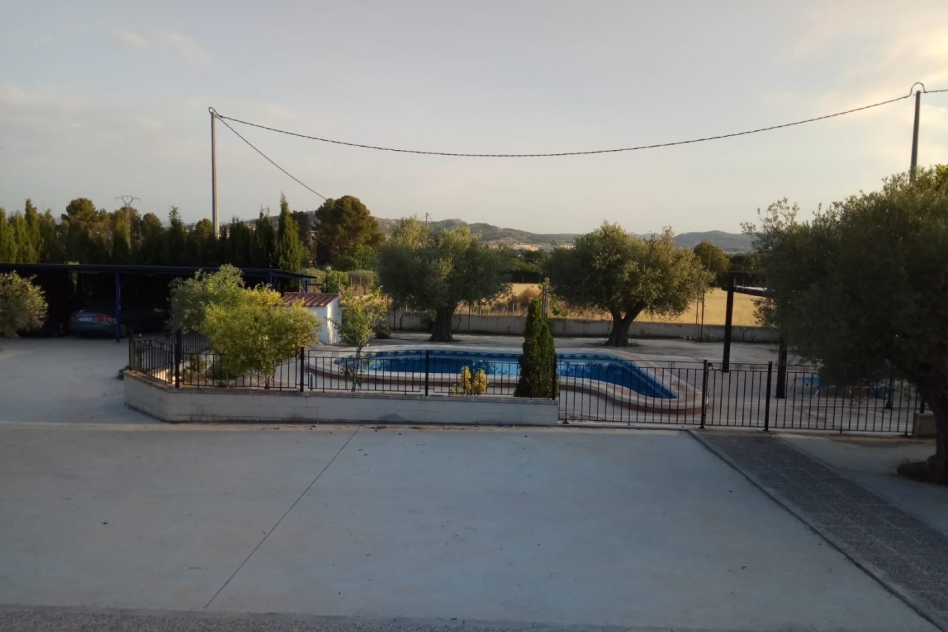 Villa de lujo con piscina privada y amplio jardín en Yecla, cerca del centro de la ciudad