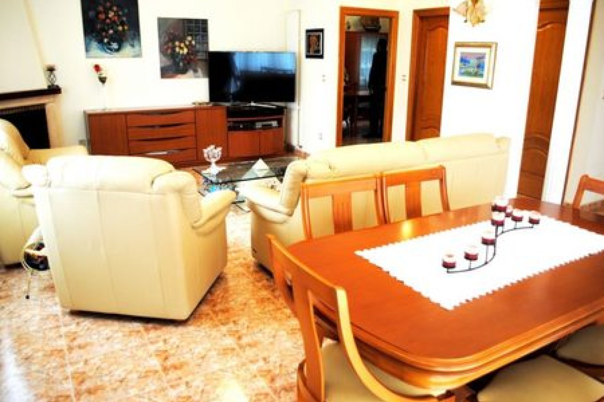 Villa de lujo con piscina privada y garaje en La Zenia