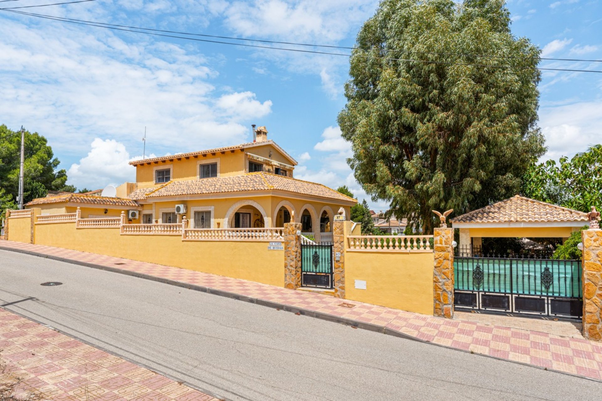 Villa de lujo con piscina privada y jardín en Vistabella, cerca de Jacarilla, Costa Blanca