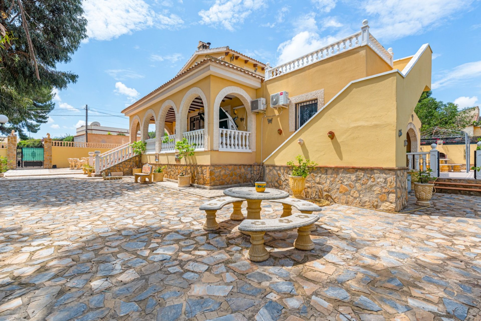 Villa de lujo con piscina privada y jardín en Vistabella, cerca de Jacarilla, Costa Blanca