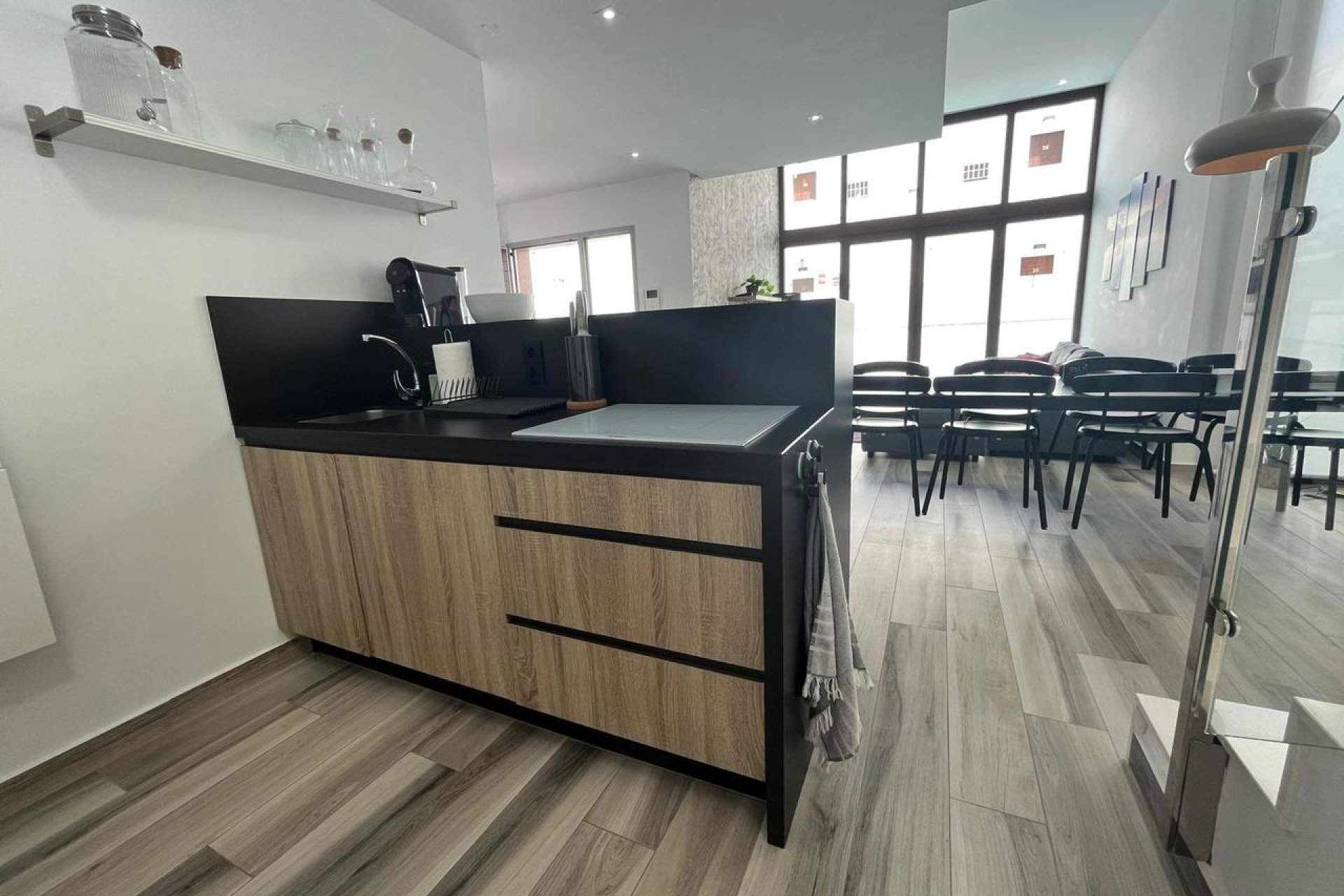 Villa de lujo con piscina privada y vistas al mar en Torrevieja, cerca de los Lagos Rosados