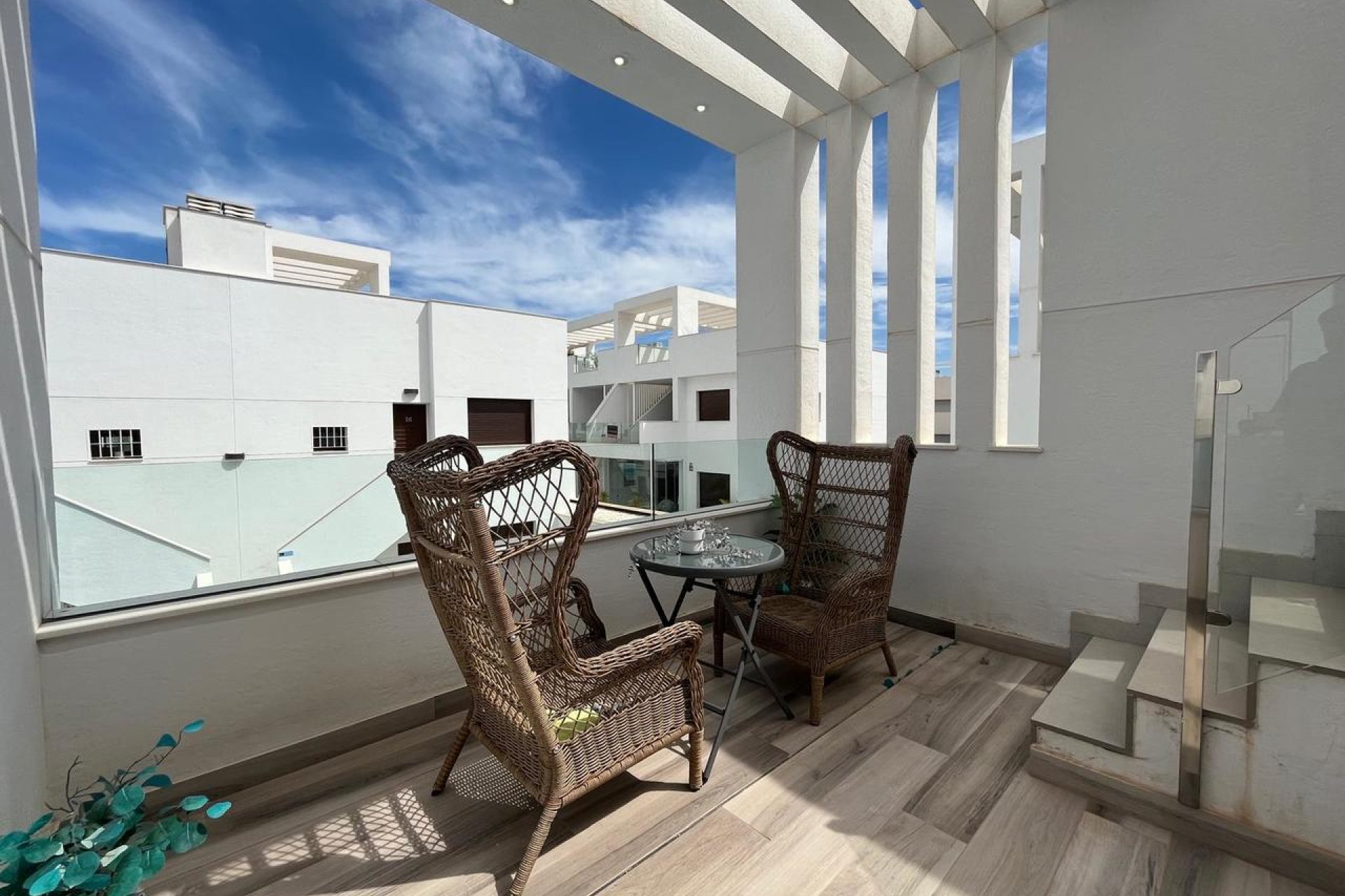 Villa de lujo con piscina privada y vistas al mar en Torrevieja, cerca de los Lagos Rosados