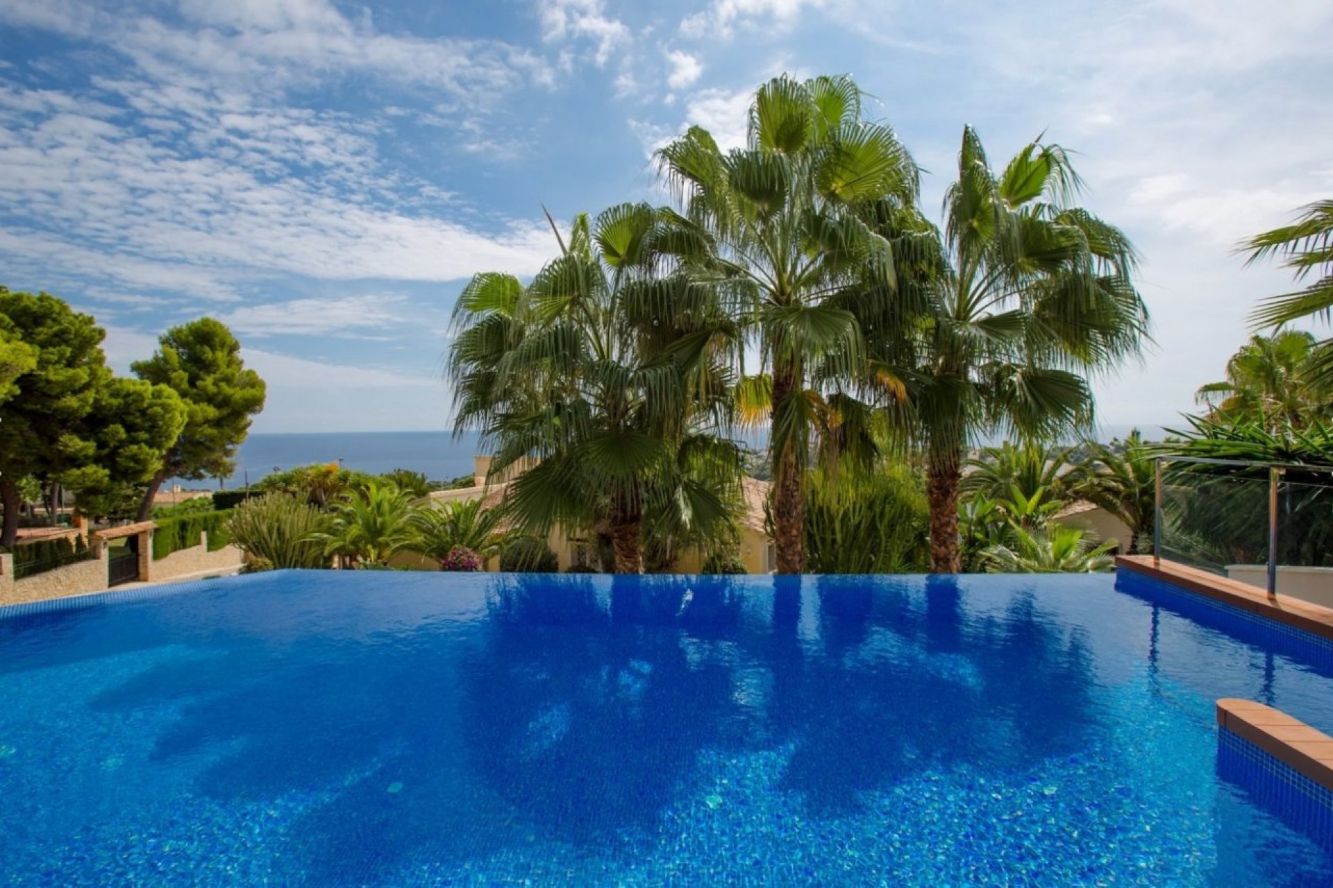 Villa de lujo con piscina privada y vistas en Moraira, 4 dormitorios, 5 baños