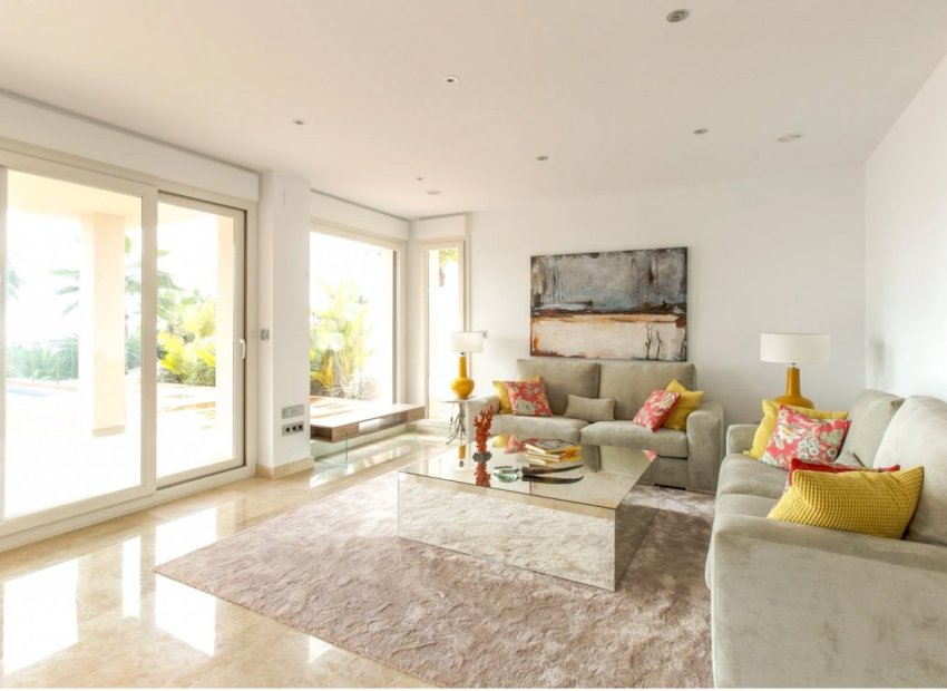 Villa de lujo con piscina privada y vistas en Moraira, 4 dormitorios, 5 baños