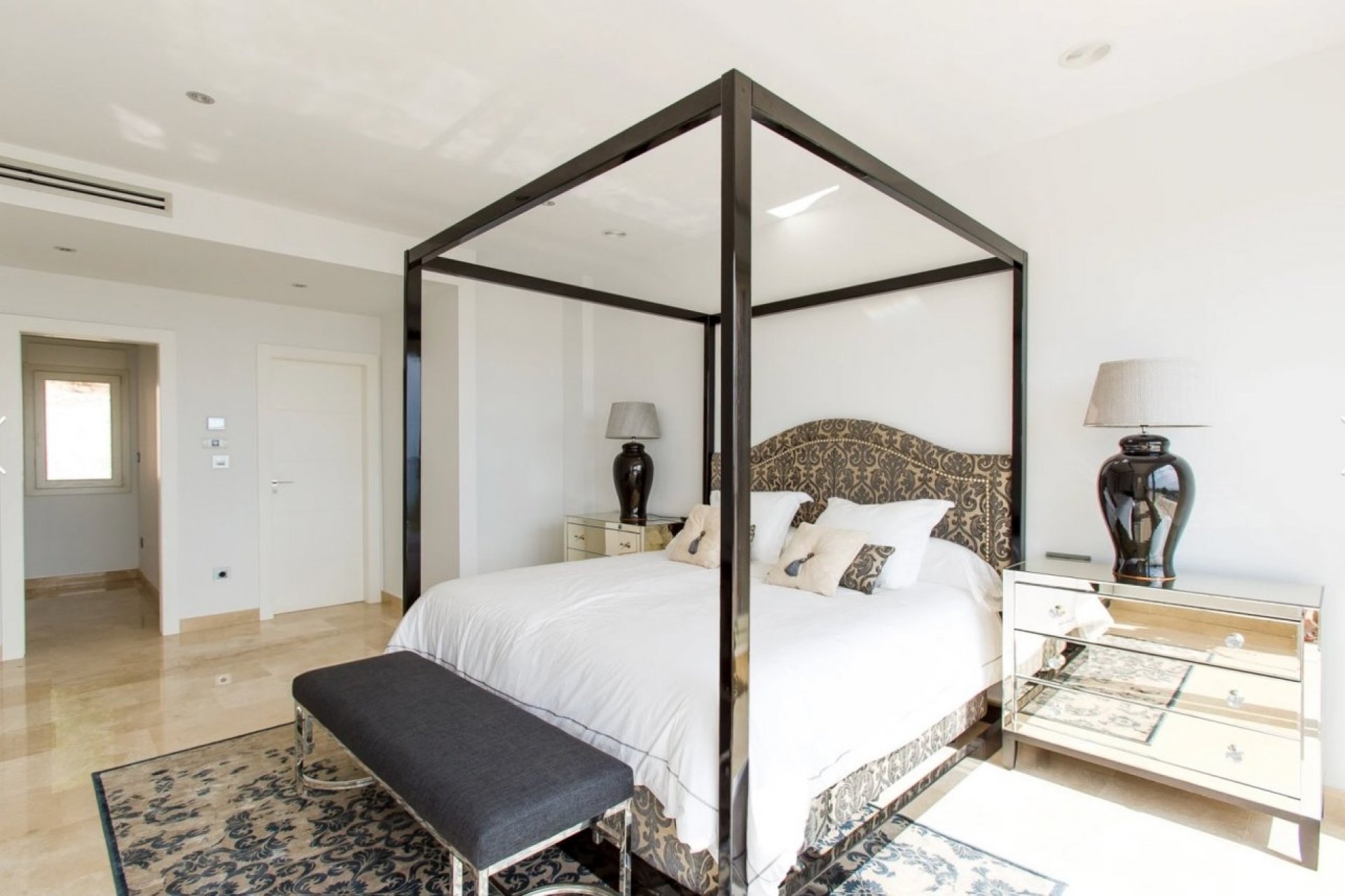 Villa de lujo con piscina privada y vistas en Moraira, 4 dormitorios, 5 baños