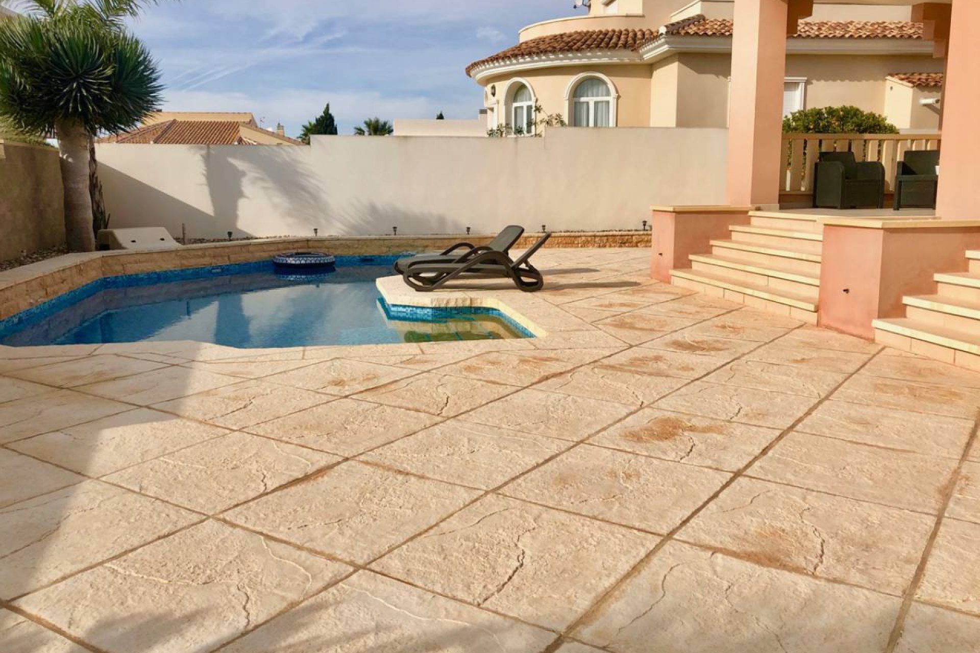 Villa de lujo con piscina privada y vistas panorámicas en Ciudad Quesada