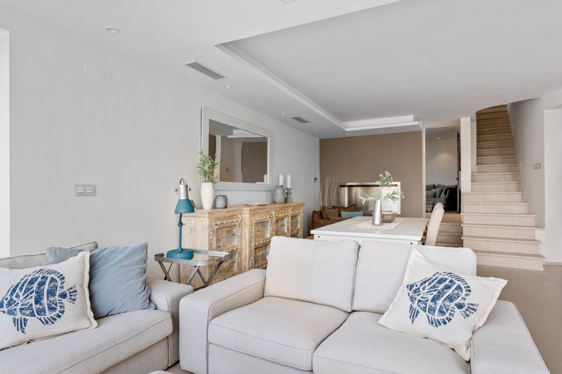 Villa de lujo con vistas al mar, 5 dormitorios y amplia parcela en Ciudad Quesada