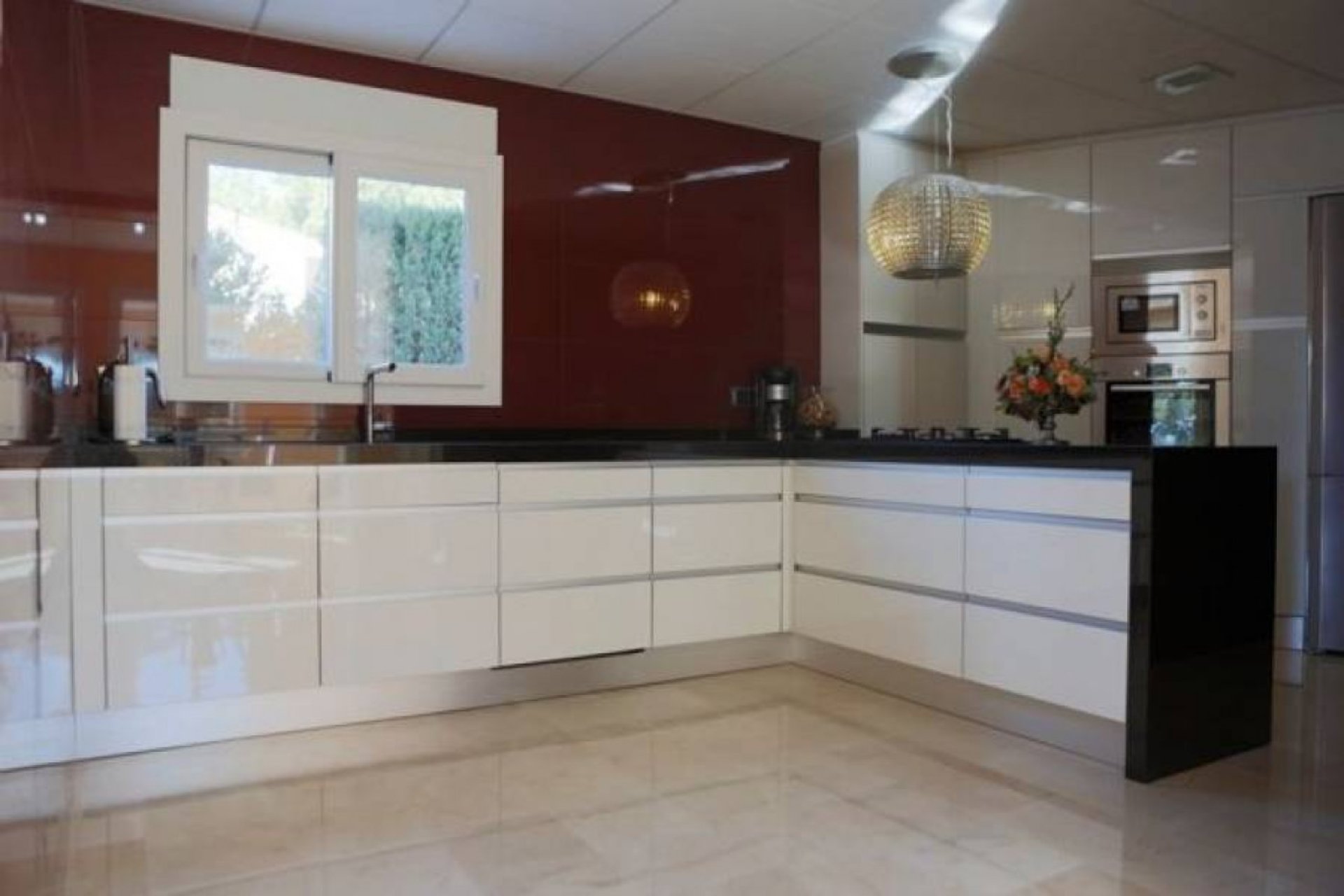 Villa de lujo con vistas al mar en Benissa, 4 dormitorios, piscina privada, amplio jardín