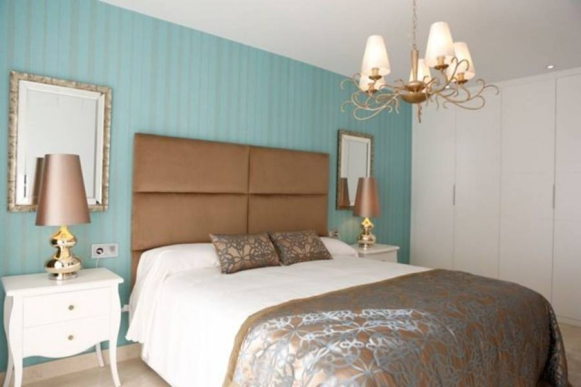 Villa de lujo con vistas al mar en Benissa, 4 dormitorios, piscina privada, amplio jardín