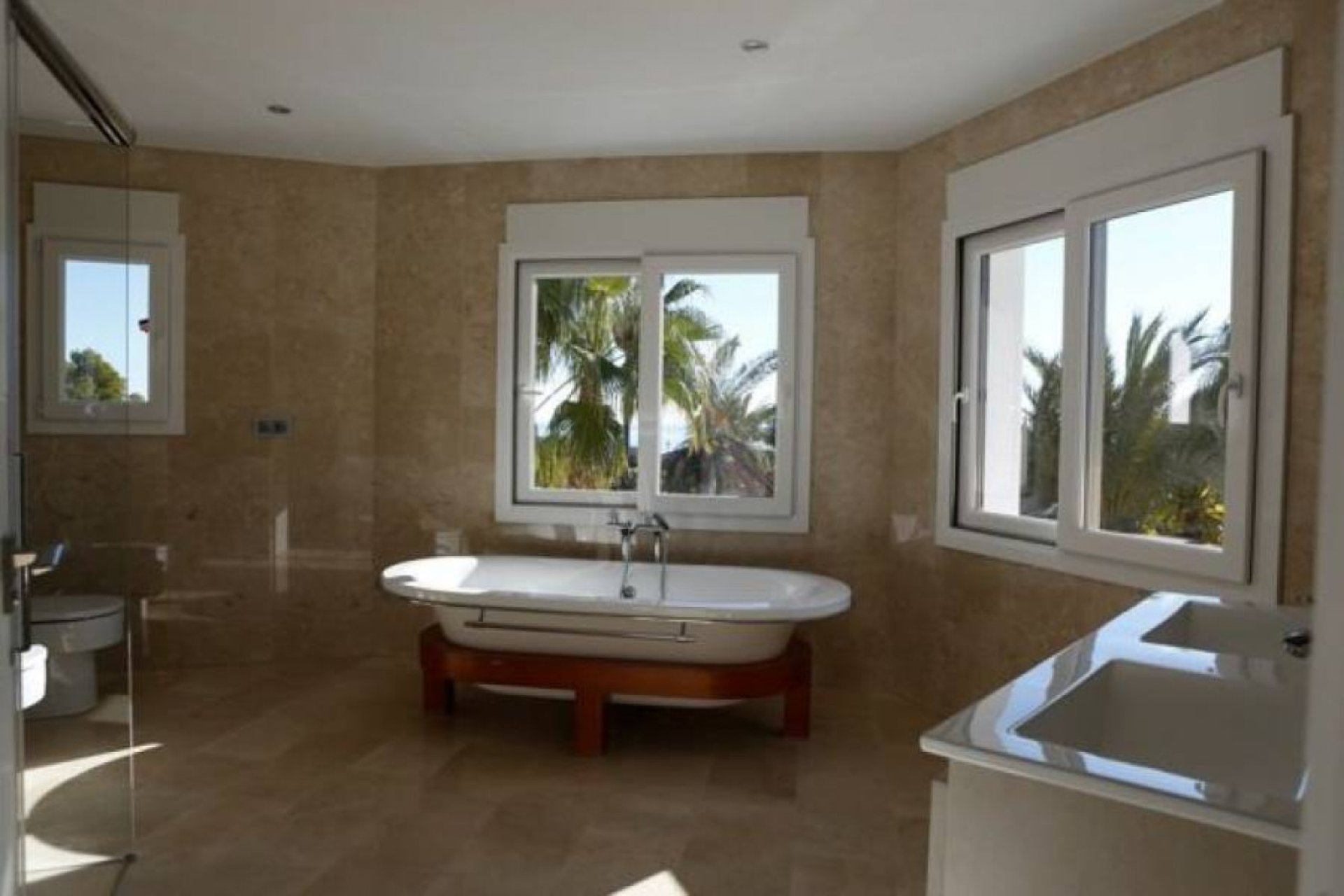 Villa de lujo con vistas al mar en Benissa, 4 dormitorios, piscina privada, amplio jardín