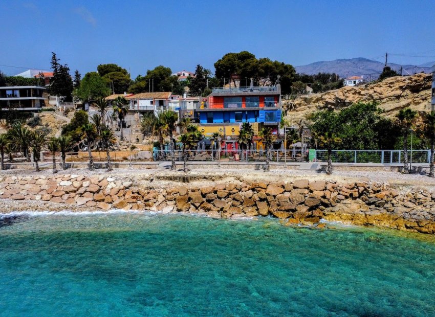 Villa de lujo con vistas al mar, piscina privada y club de playa en Villajoyosa
