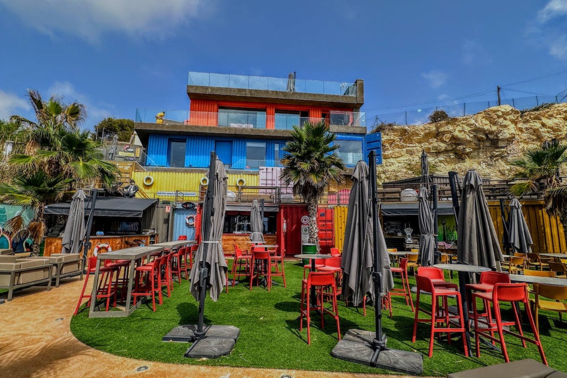 Villa de lujo con vistas al mar, piscina privada y club de playa en Villajoyosa