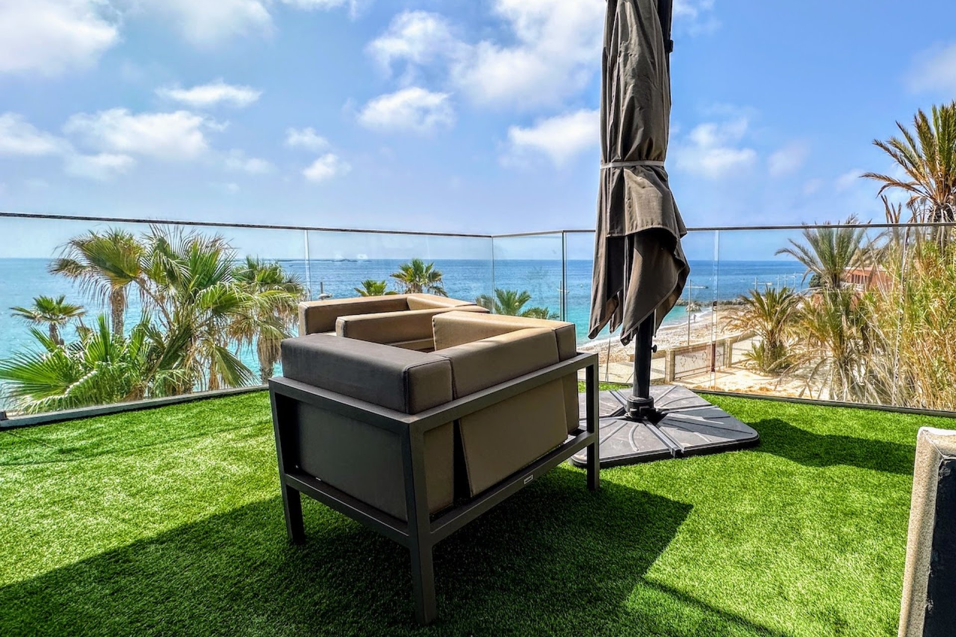 Villa de lujo con vistas al mar, piscina privada y club de playa en Villajoyosa