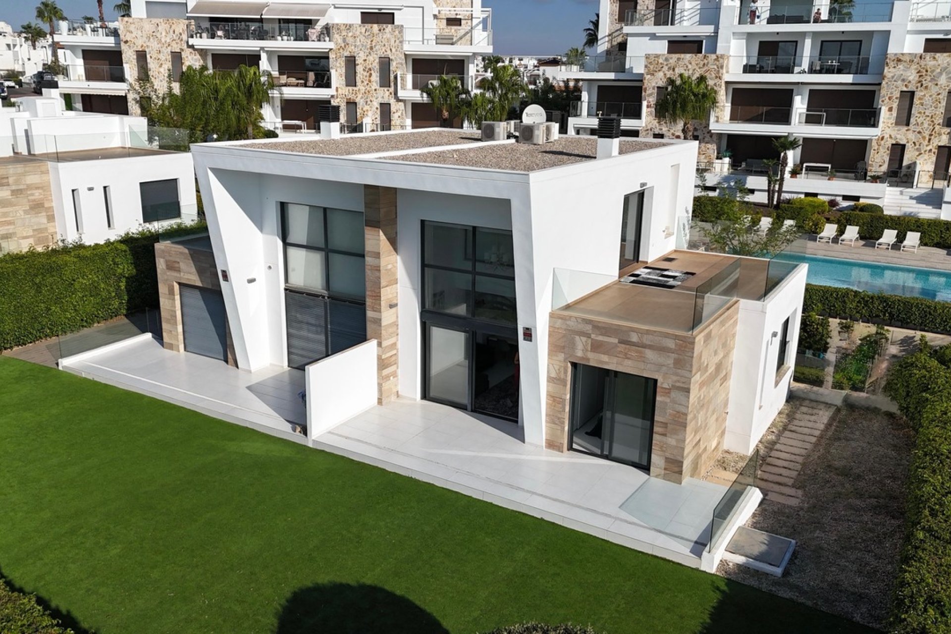 Villa de lujo con vistas al mar y piscina privada en Orihuela Costa